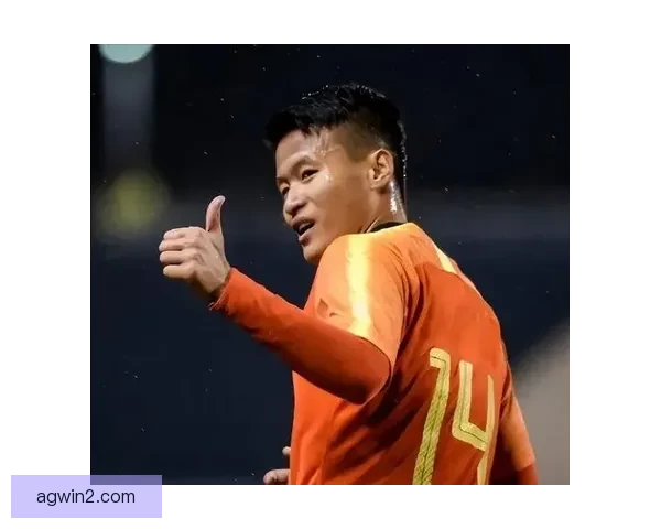 十人国足客场0比1负沙特林良铭直红蒋光太伤退成转折全场受挫